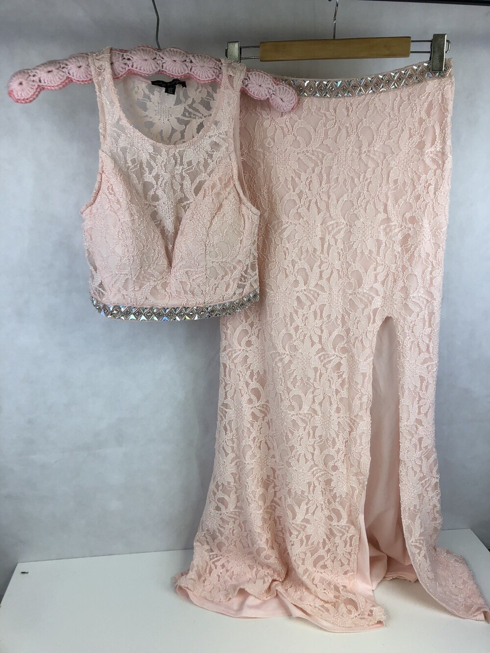 City Triangles Sz 5 Formal Evening Wear Ball Gown 2 Piece Dress Pink Sleeveless